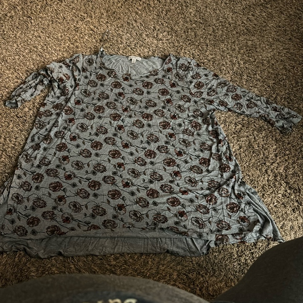 Rose print knit tunic top